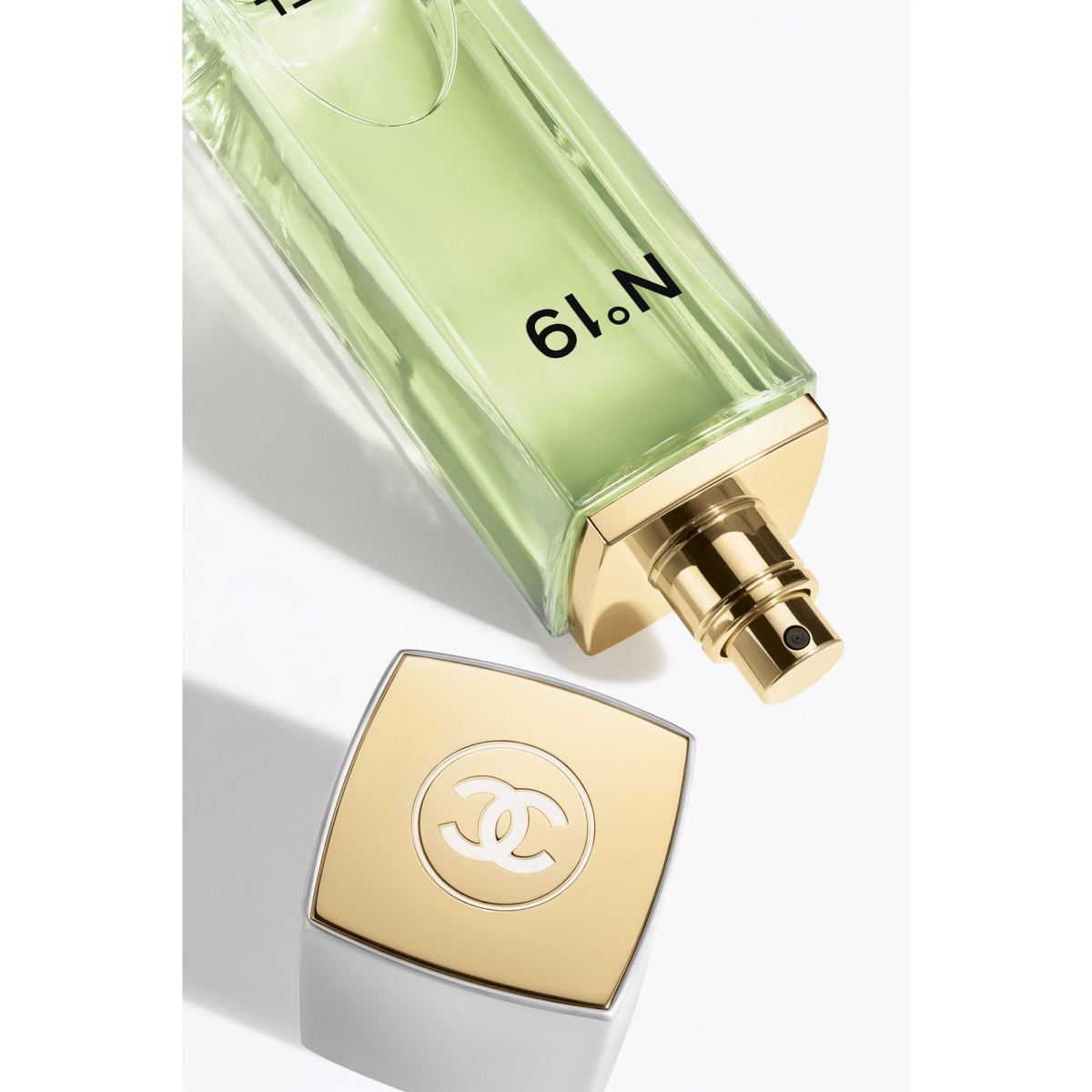 Chanel N°19 Eau de Toilette