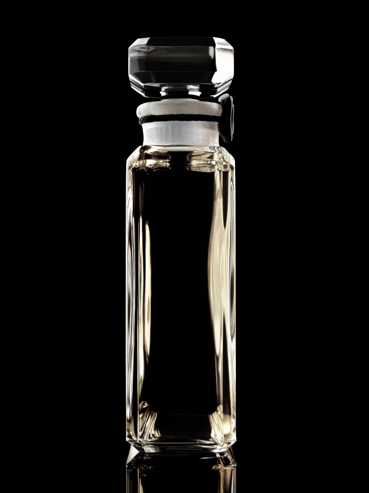 Chanel 1957 Extrait de Parfum - Case