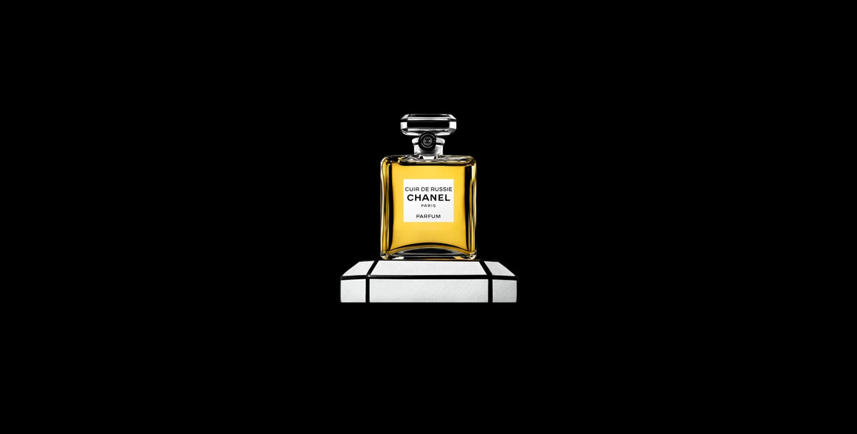 Chanel Cuir de Russie Extrait de Parfum - Case