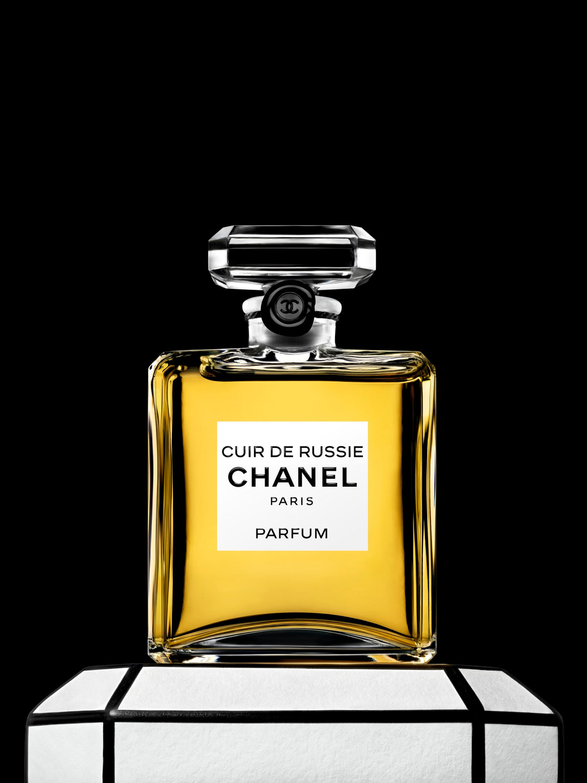Chanel Cuir de Russie Extrait de Parfum - Case